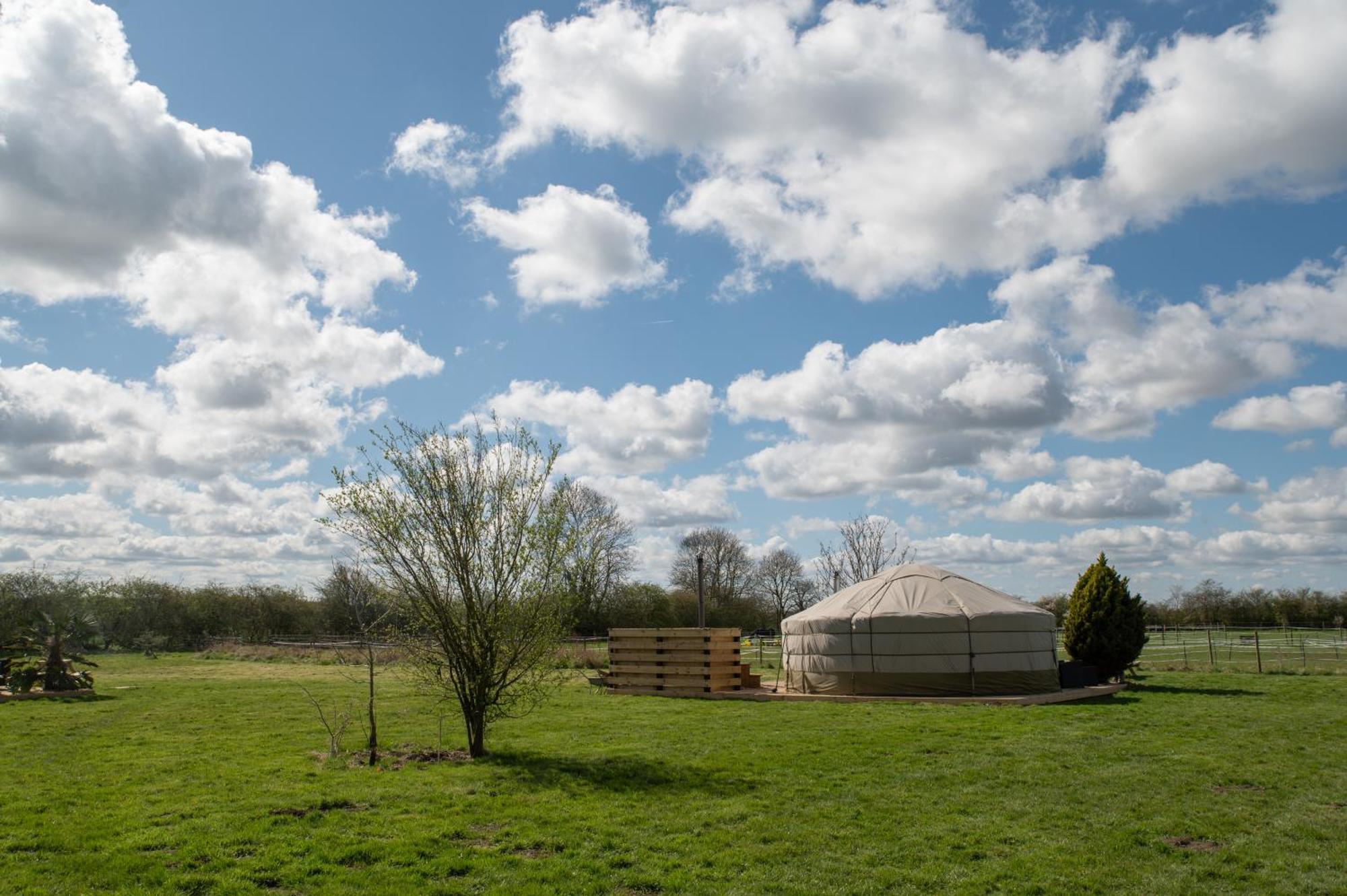 Lincoln Yurts Hotel Exterior foto