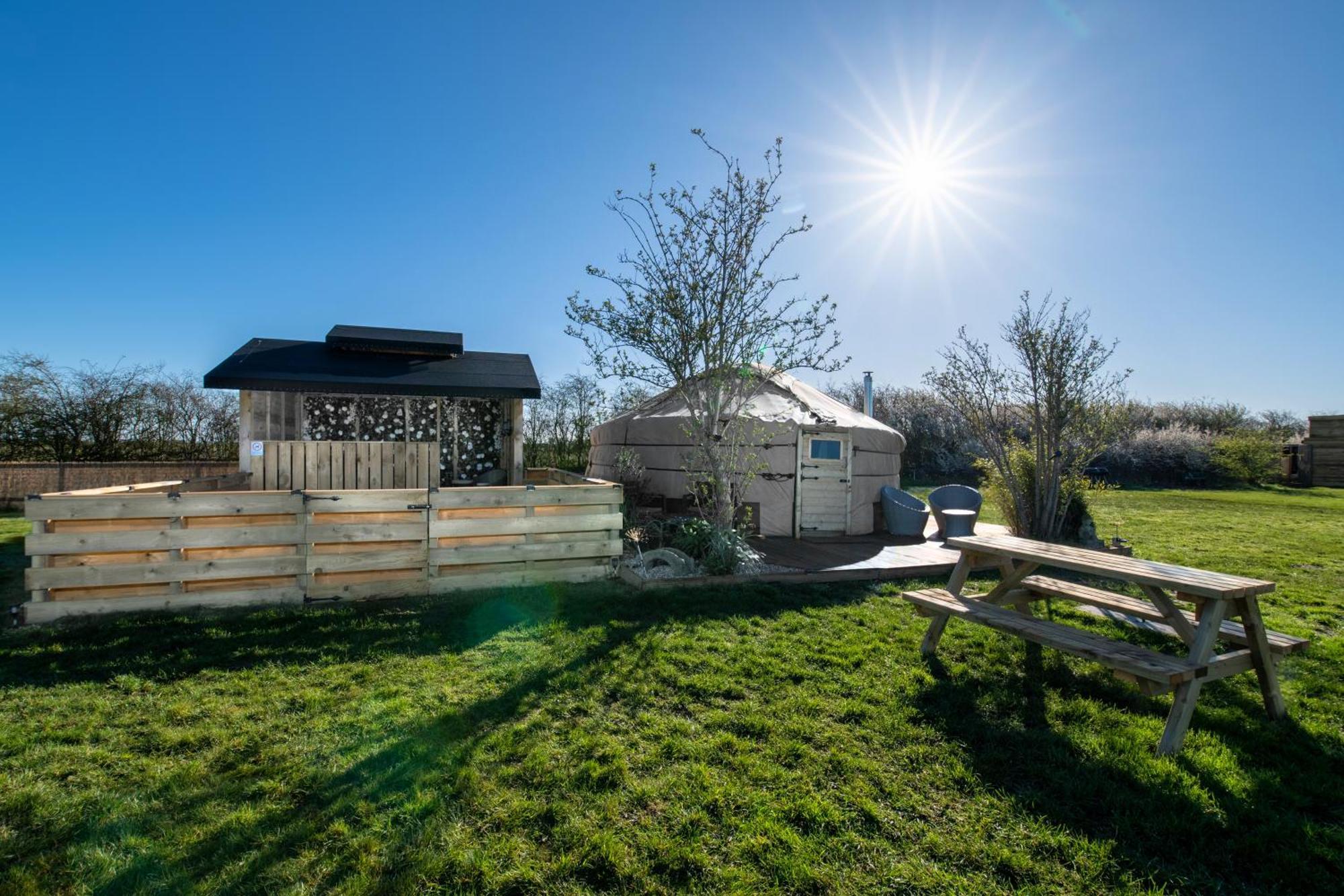 Lincoln Yurts Hotel Exterior foto