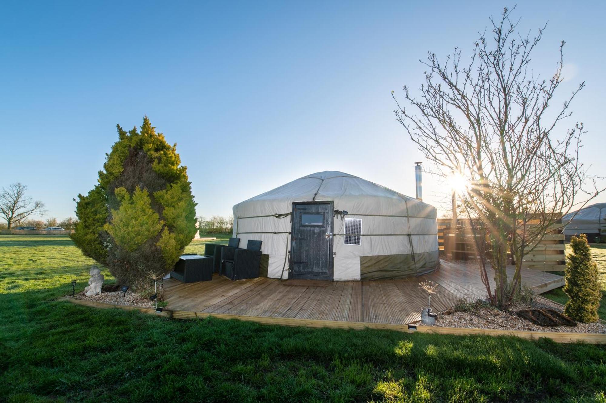 Lincoln Yurts Hotel Exterior foto