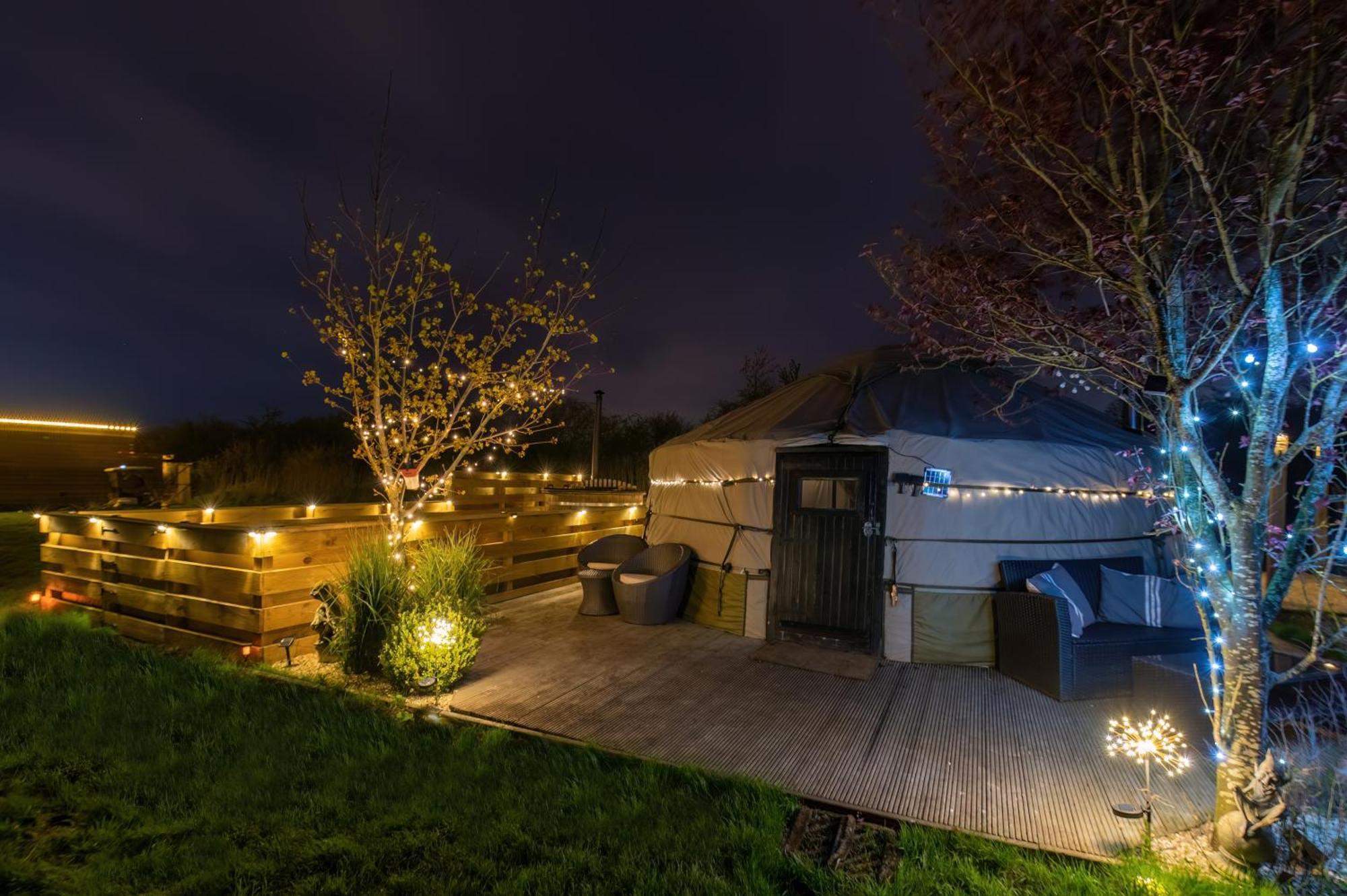 Lincoln Yurts Hotel Exterior foto