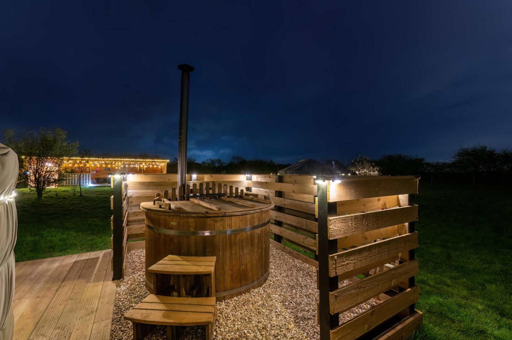 Lincoln Yurts Hotel Exterior foto